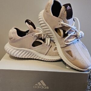 NWOT Adidas Bounce Run Lux Running Shoes